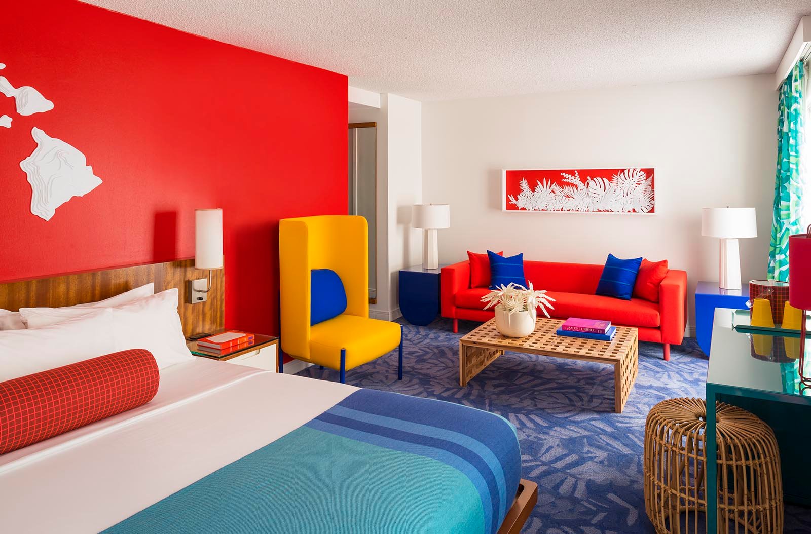 Shoreline Hotel Waikiki — vibe