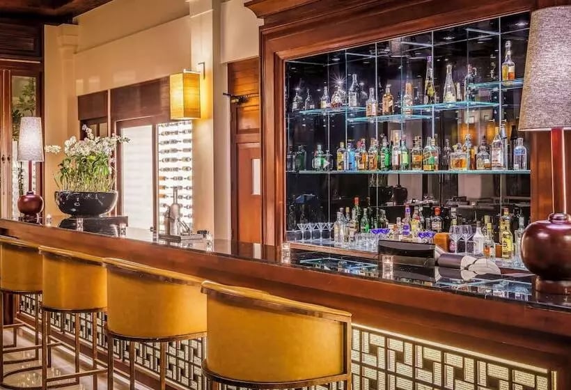Anantara Angkor Resort, eat & drink