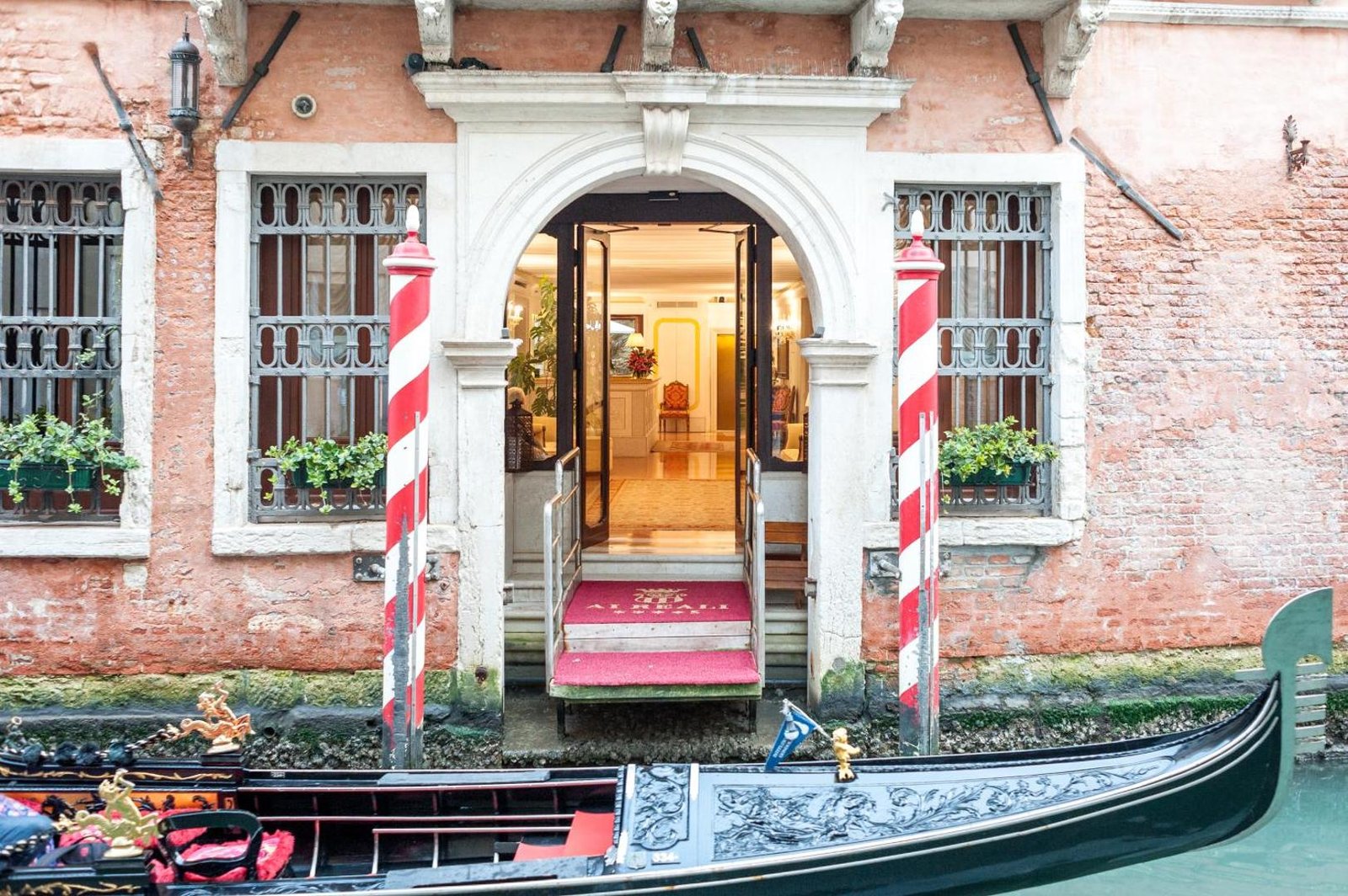 Hotel Ai Reali, backstory