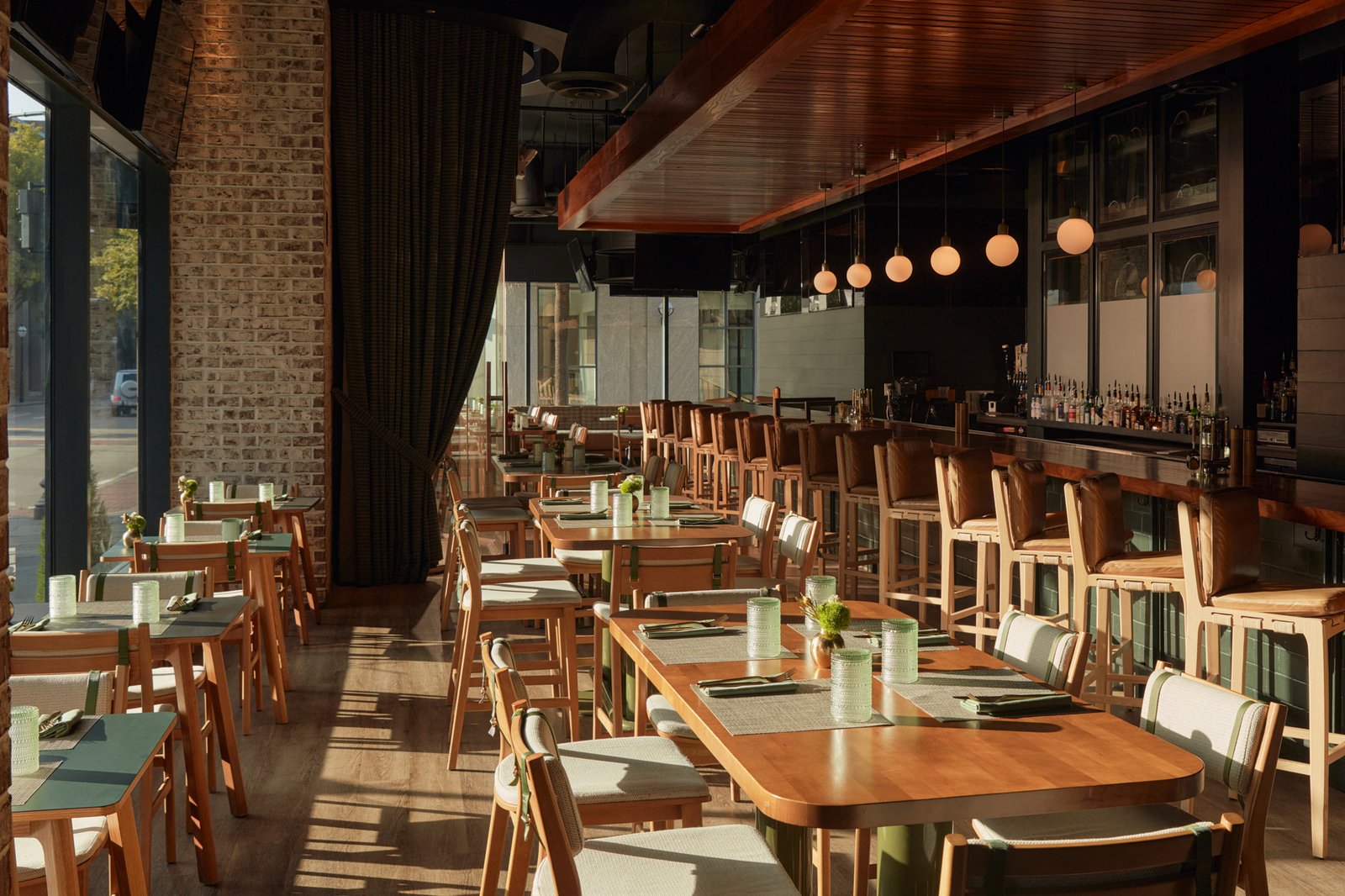 The Charleston Place, eat & drink