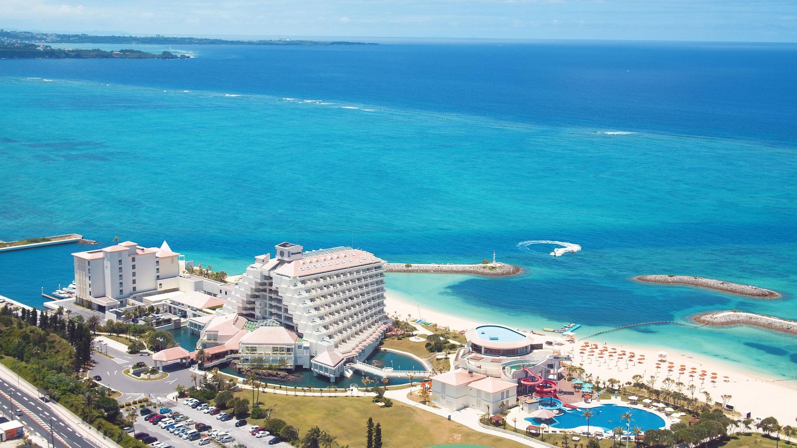 Sheraton Okinawa Sunmarina Resort — vibe