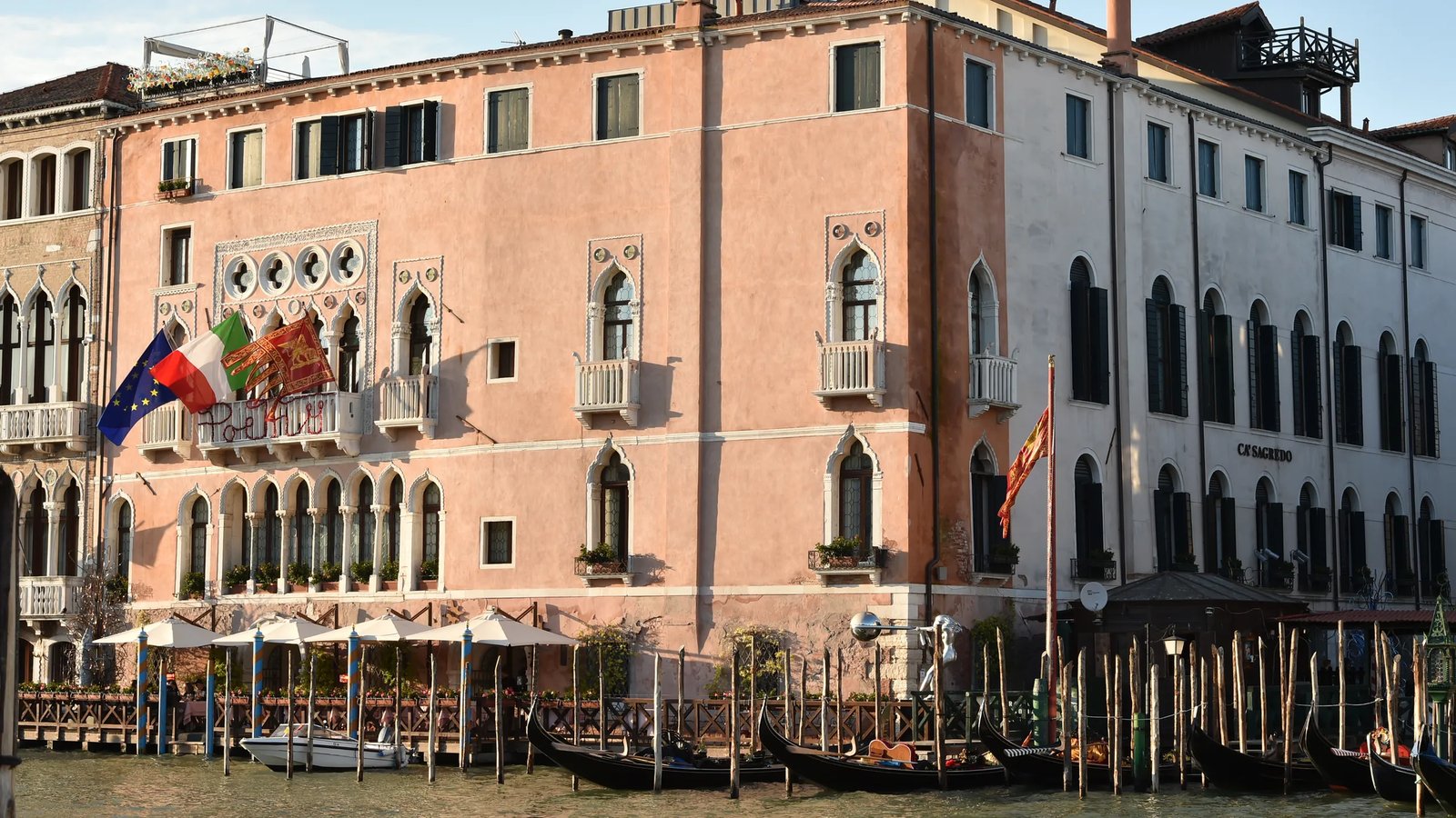Ca' Sagredo Hotel, backstory