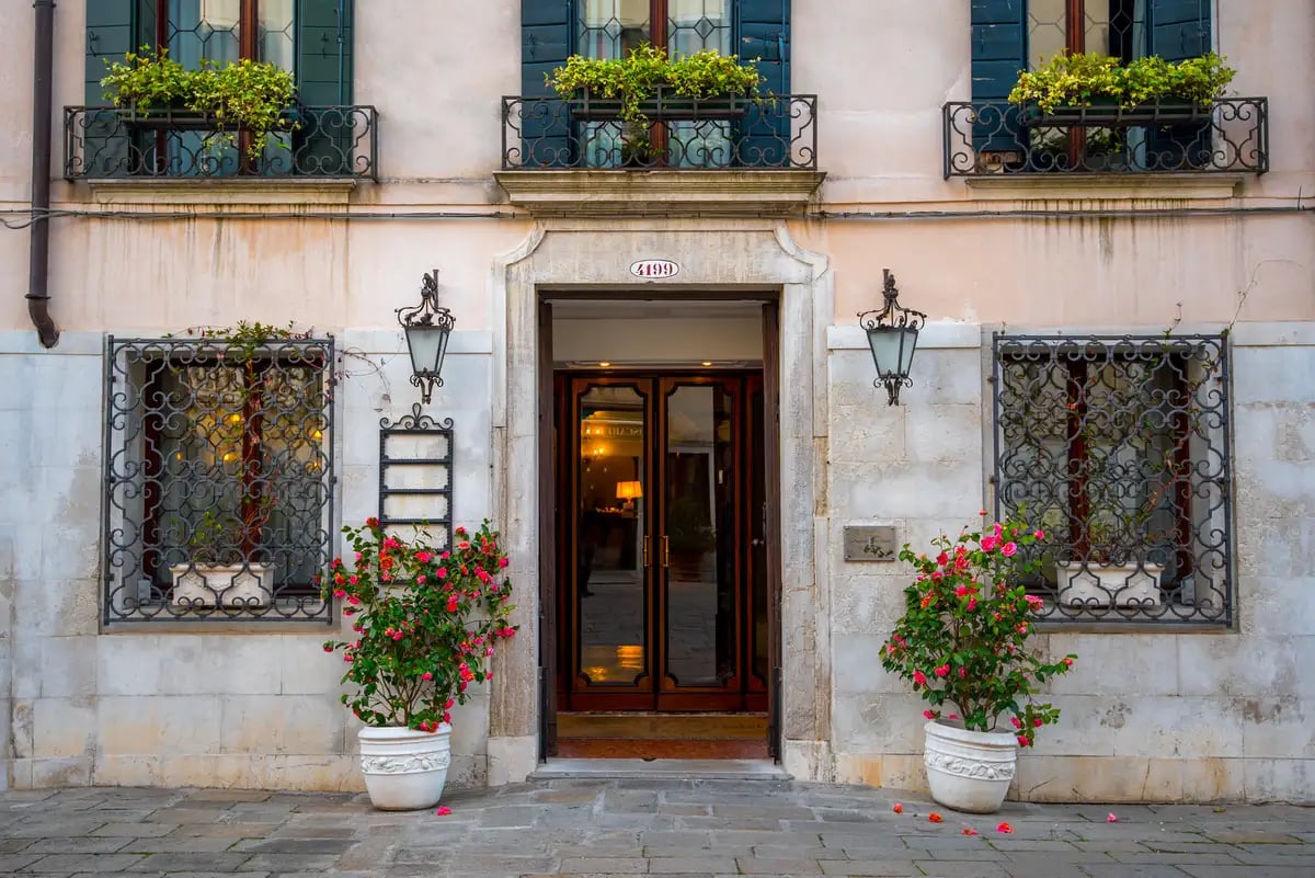 Ca' Sagredo Hotel, backstory