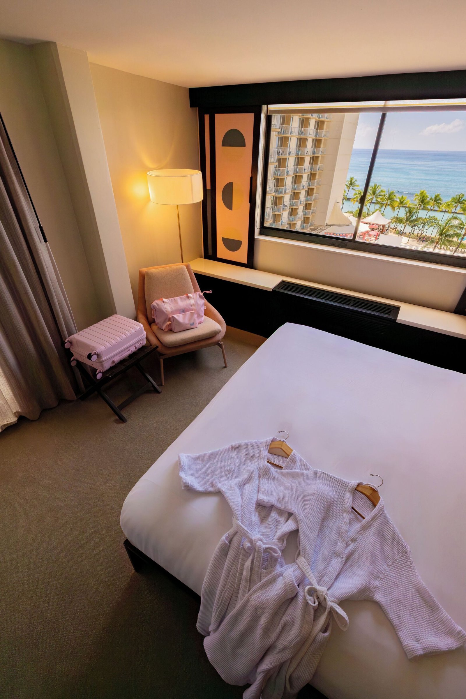 Hotel Renew Honolulu — rooms