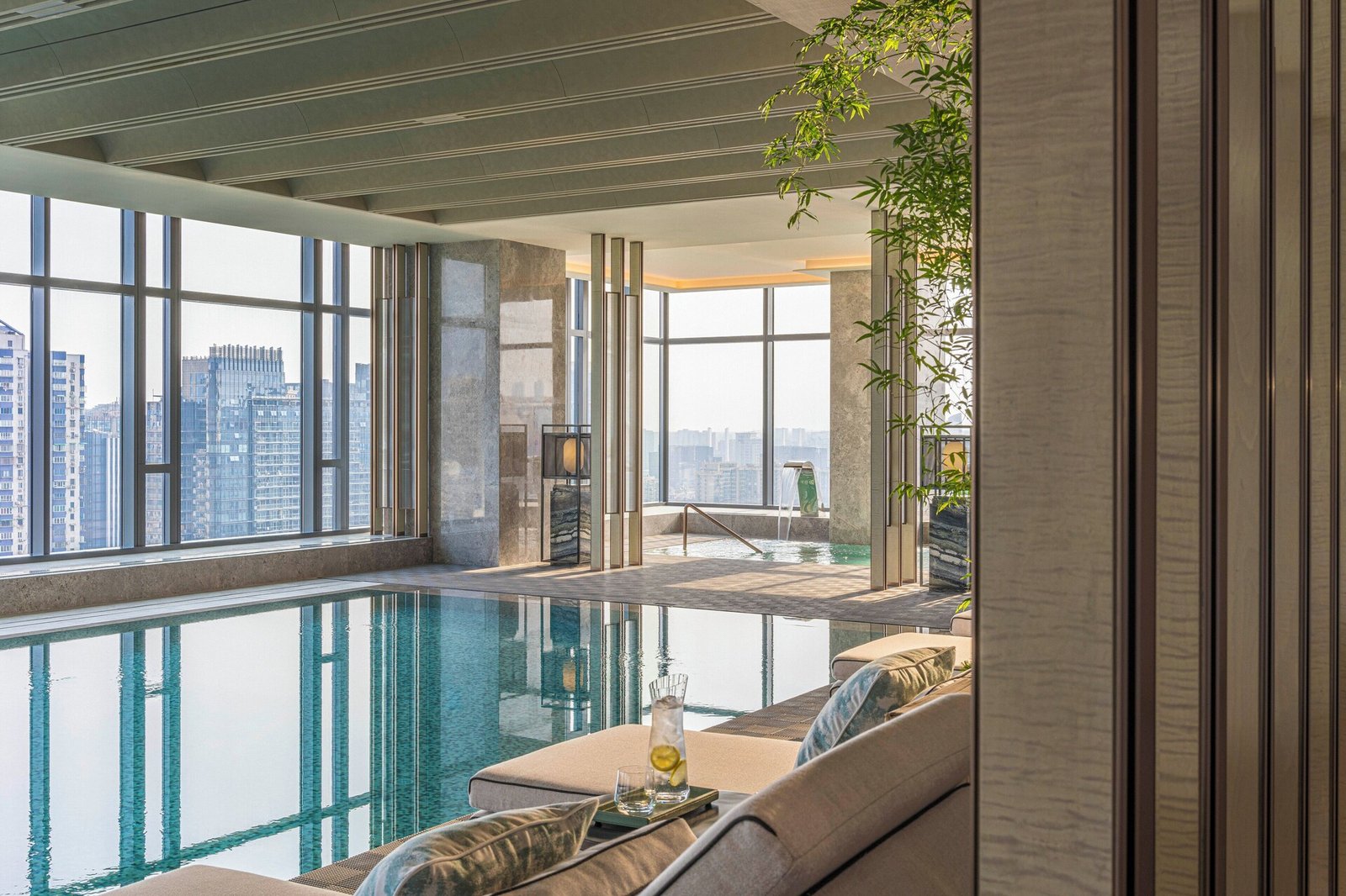 Four Seasons Hotel Hangzhou at Hangzhou Centre, the pool