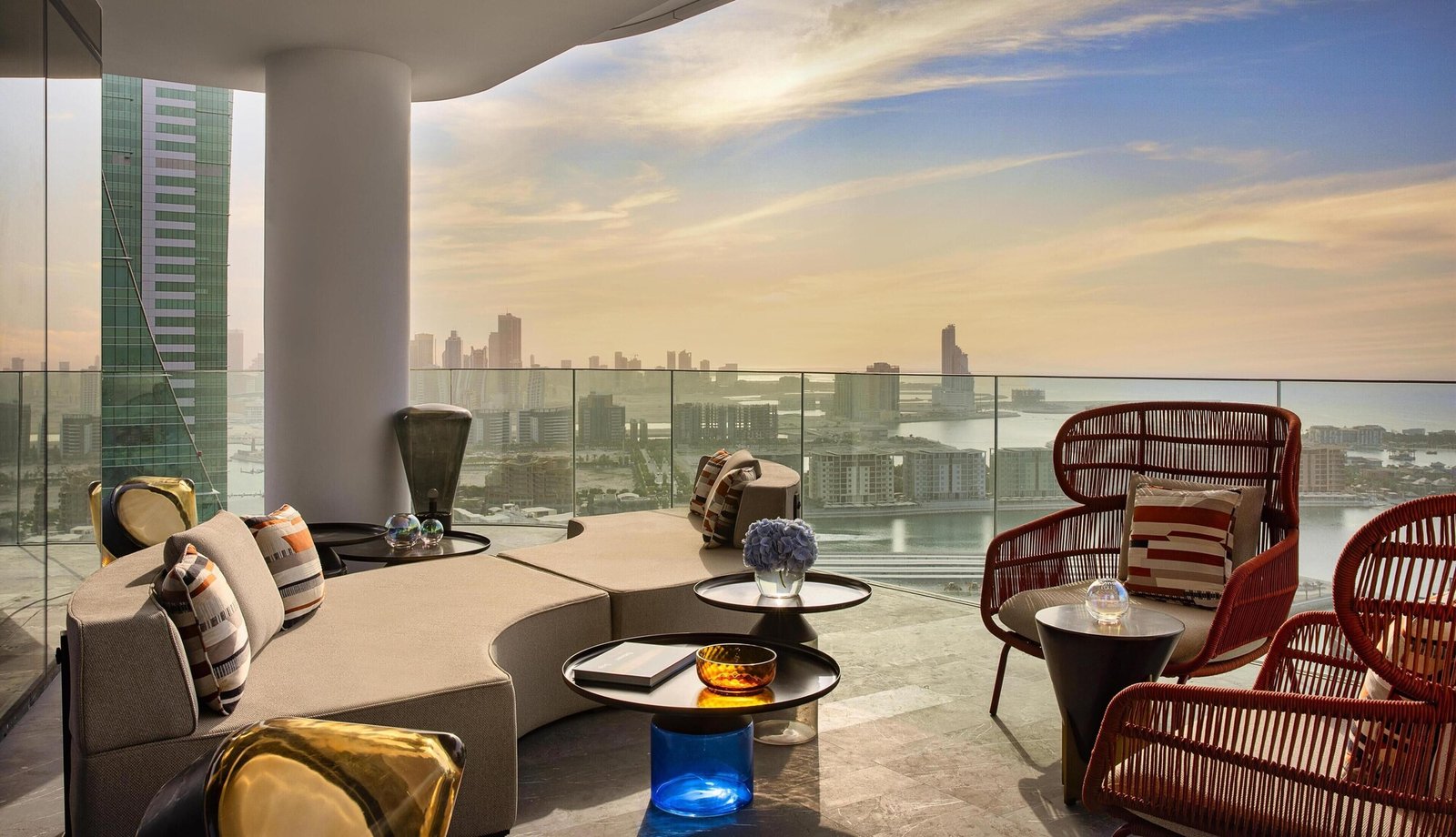 Conrad Bahrain Financial Harbour, vibe