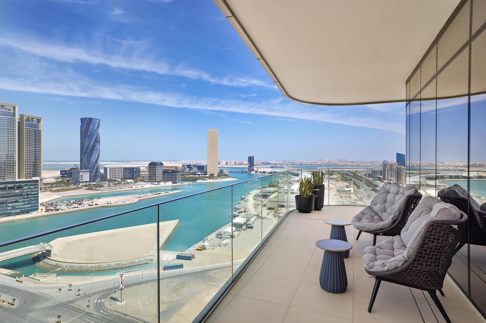 Conrad Bahrain Financial Harbour, vibe
