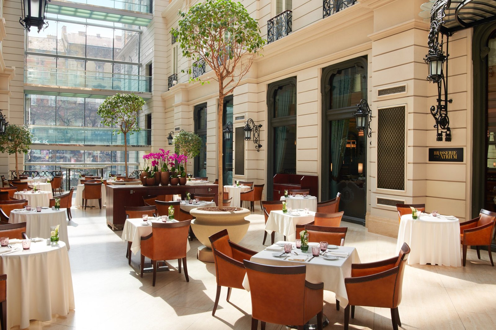 Corinthia Budapest, brasserie & atrium