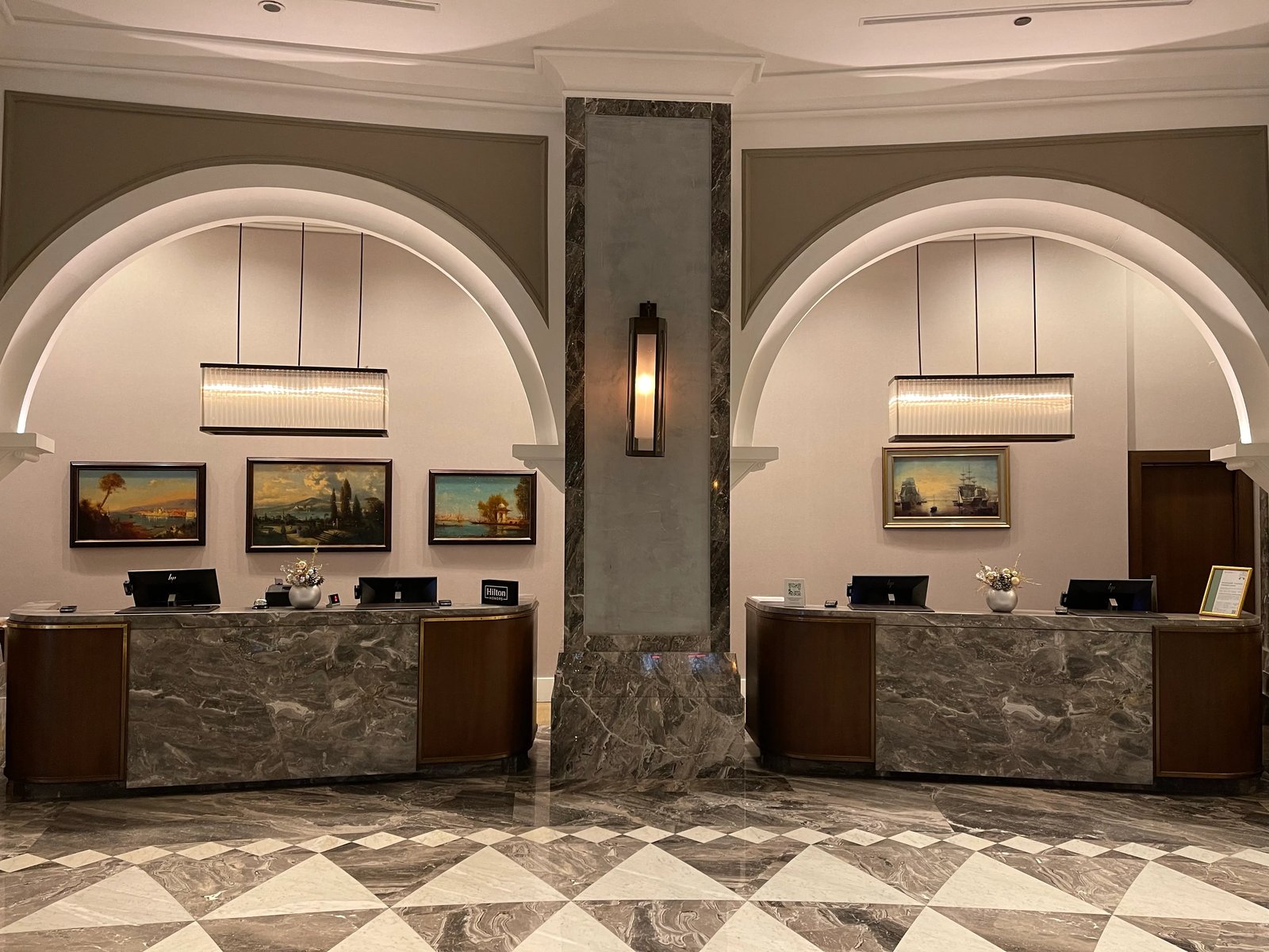 Conrad Istanbul Bosphorus, vibe