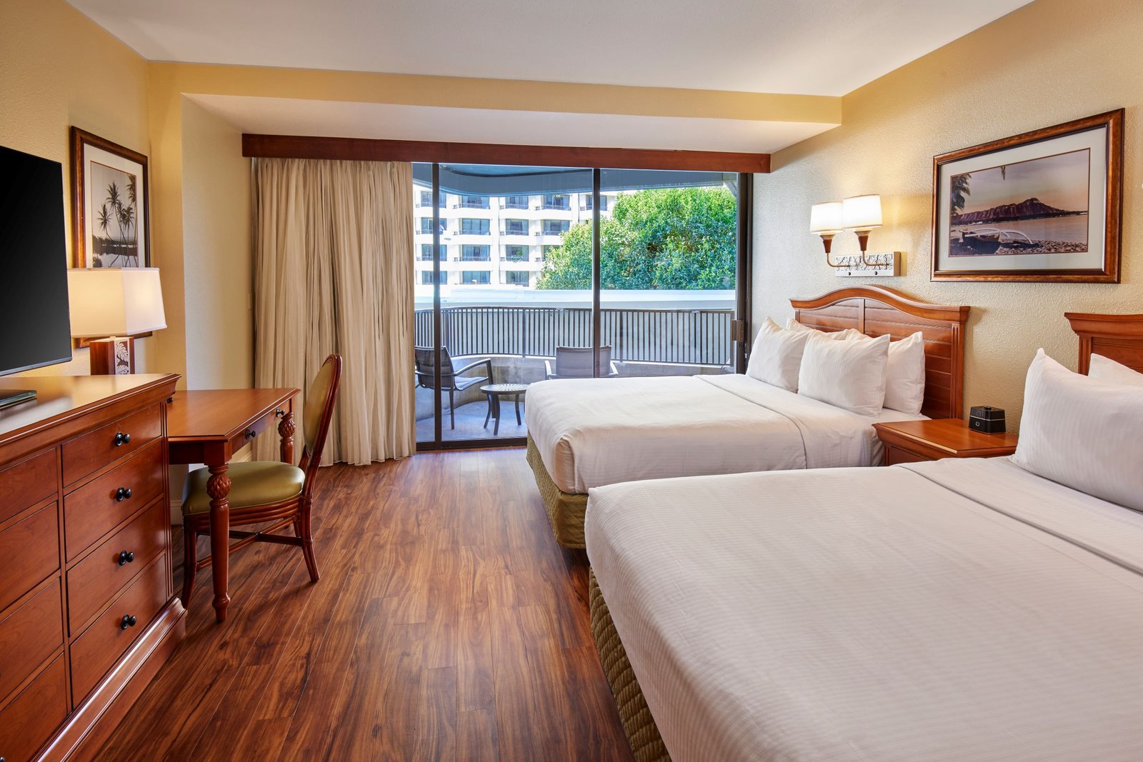 Hale Koa Hotel — rooms