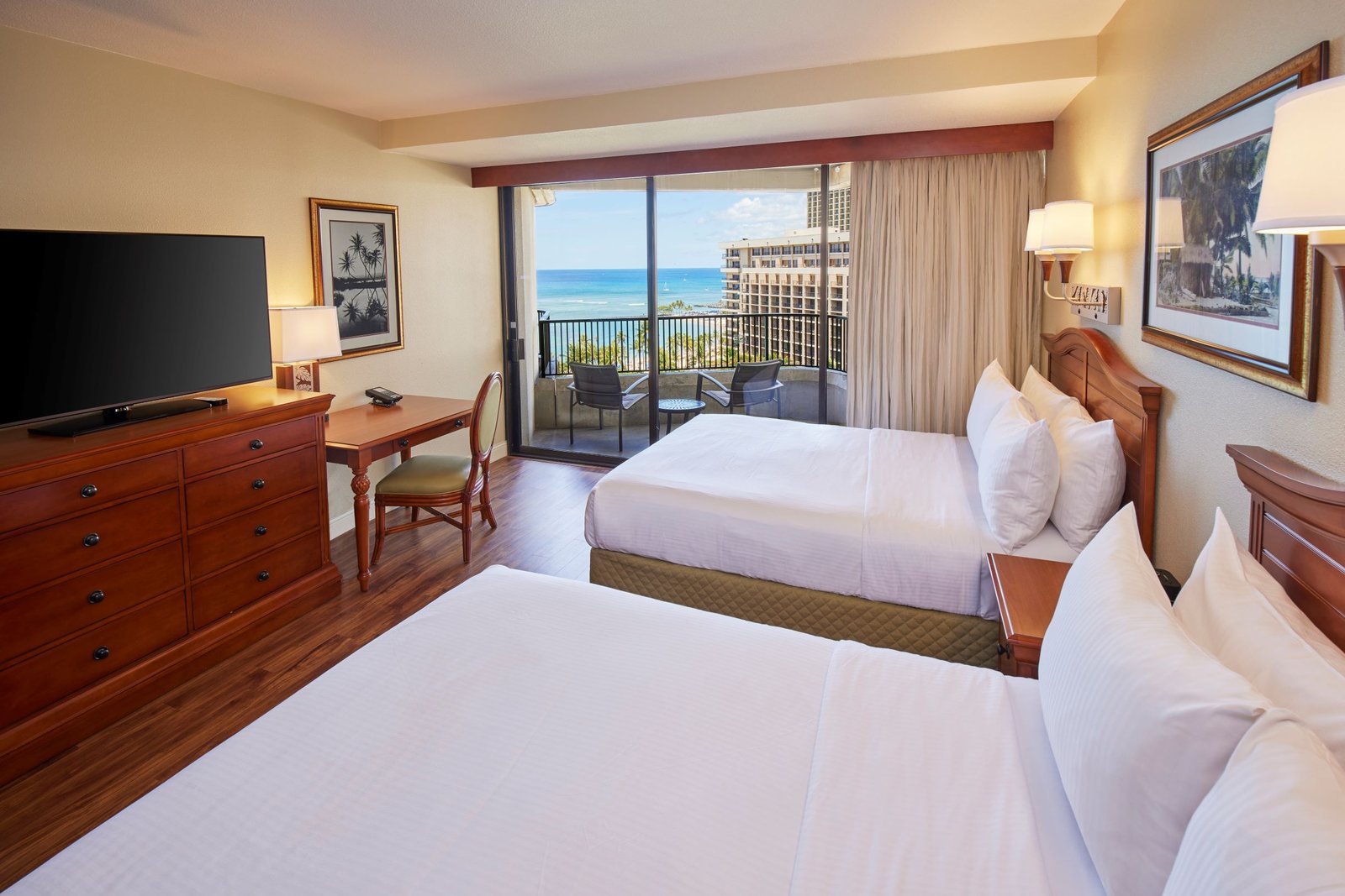 Hale Koa Hotel — vibe
