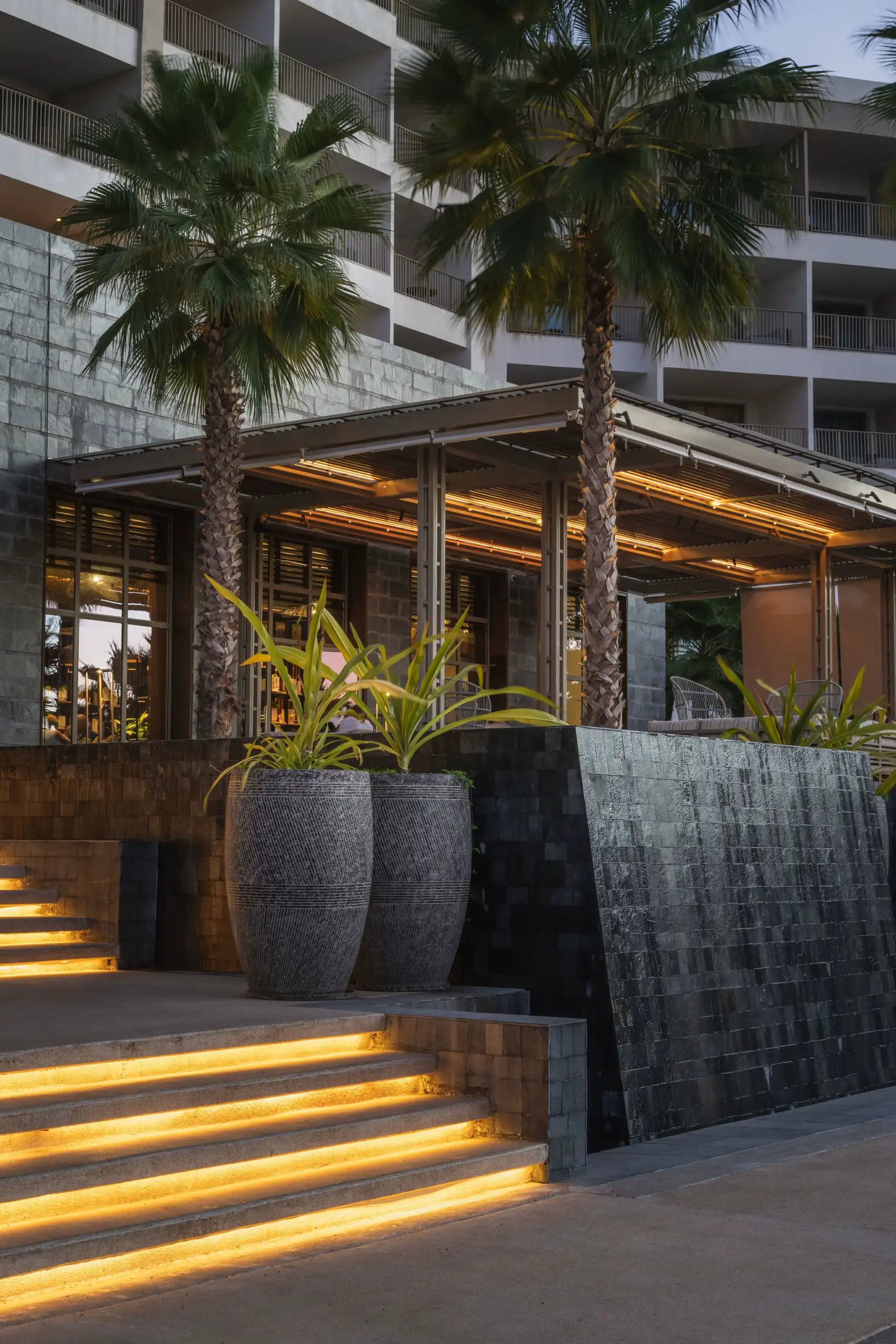 Conrad Punta de Mita, vibe