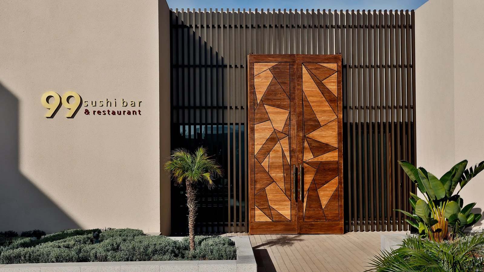 Conrad Rabat Arzana, eat & drink