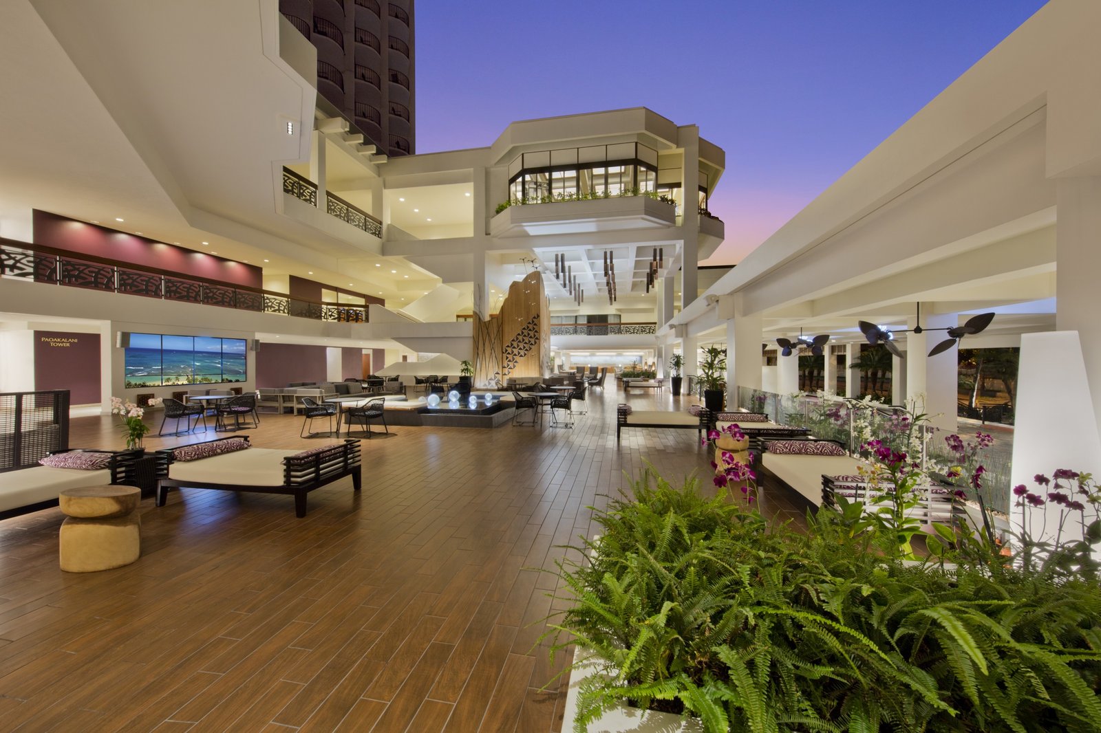 Waikiki Beach Marriott Resort & Spa — vibe