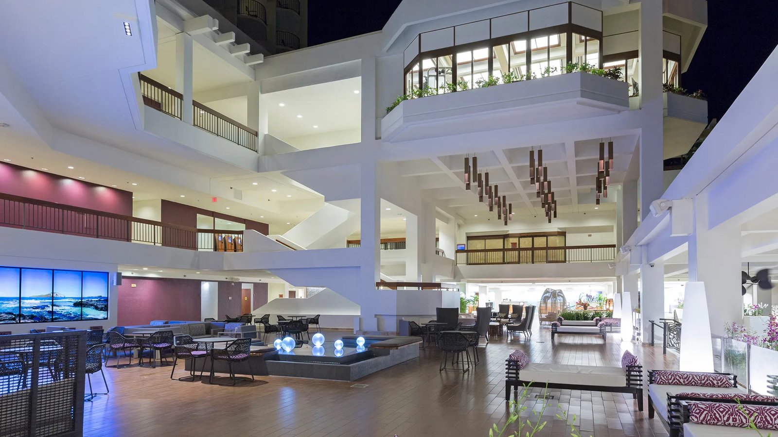 Waikiki Beach Marriott Resort & Spa — vibe