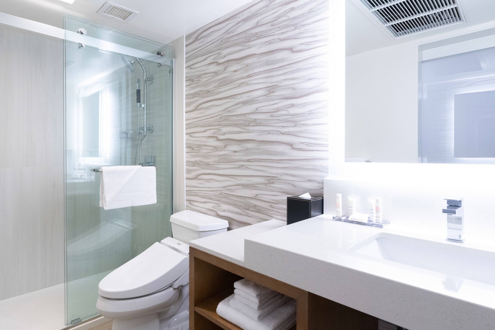Waikiki Beach Marriott Resort & Spa — rooms