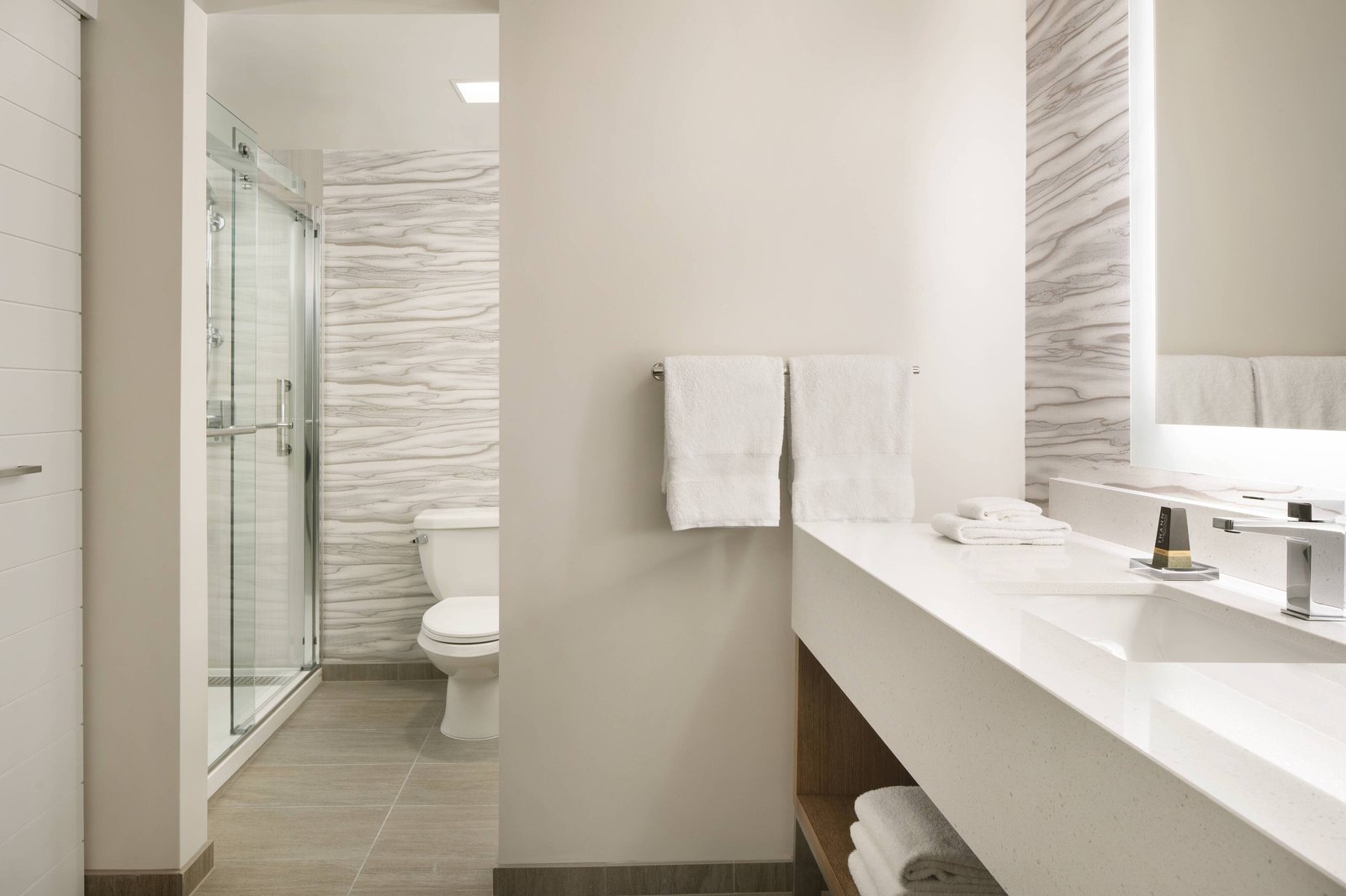 Waikiki Beach Marriott Resort & Spa — rooms