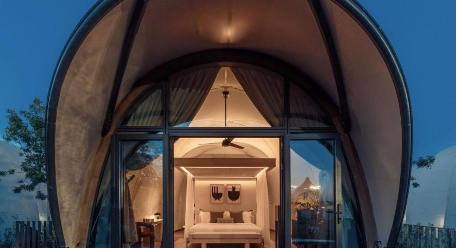91 Athens Riviera, rooms