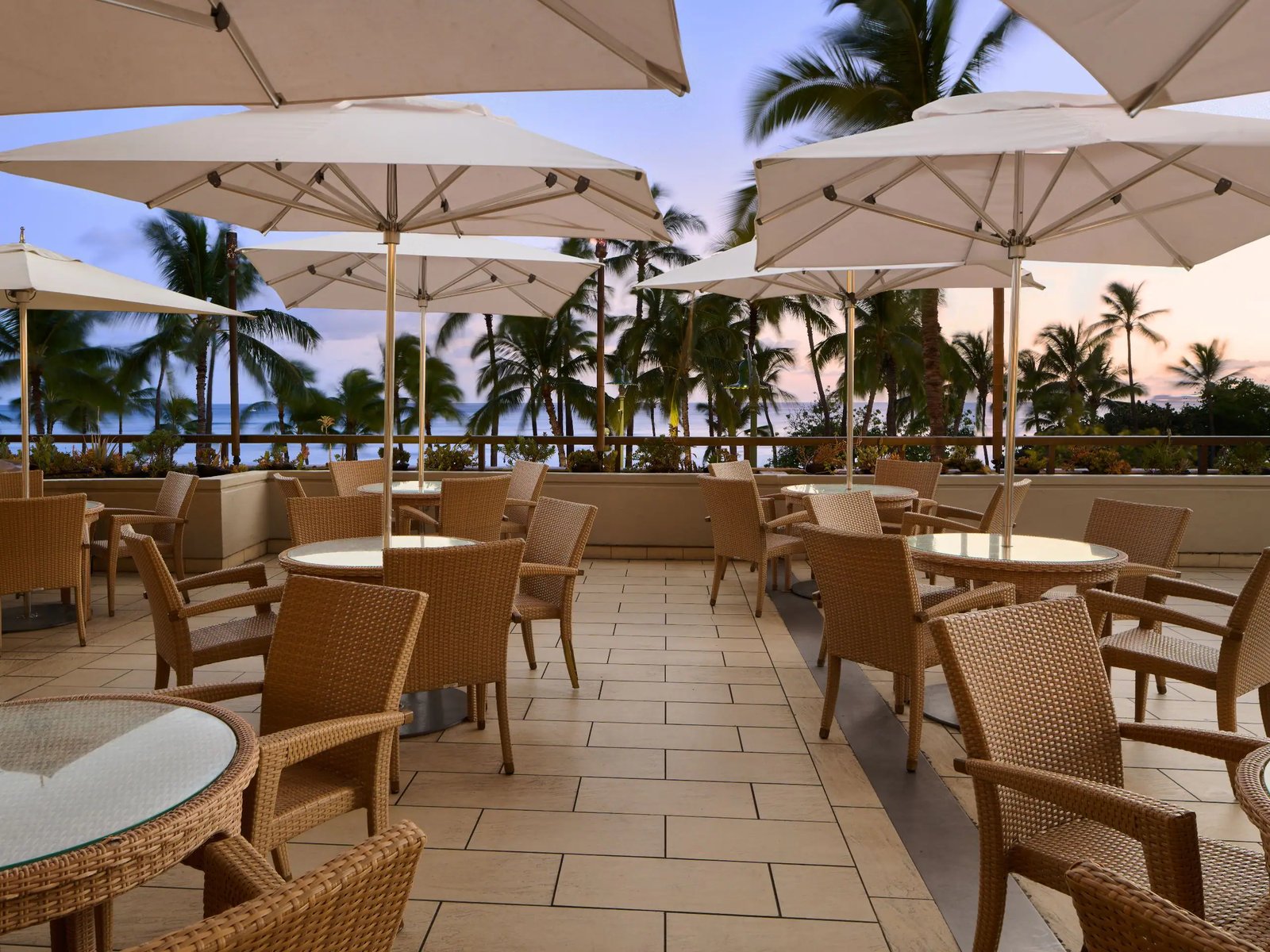 Hyatt Regency Waikiki Beach Resort and Spa, shor