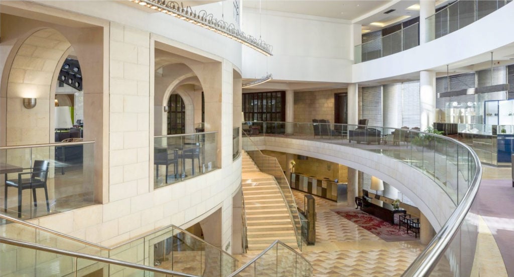The David Citadel Hotel, vibe