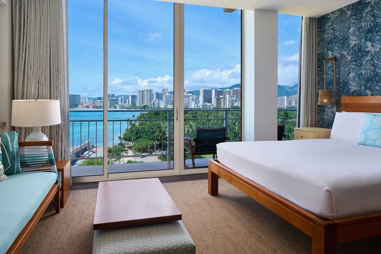 Kaimana Beach Hotel — rooms