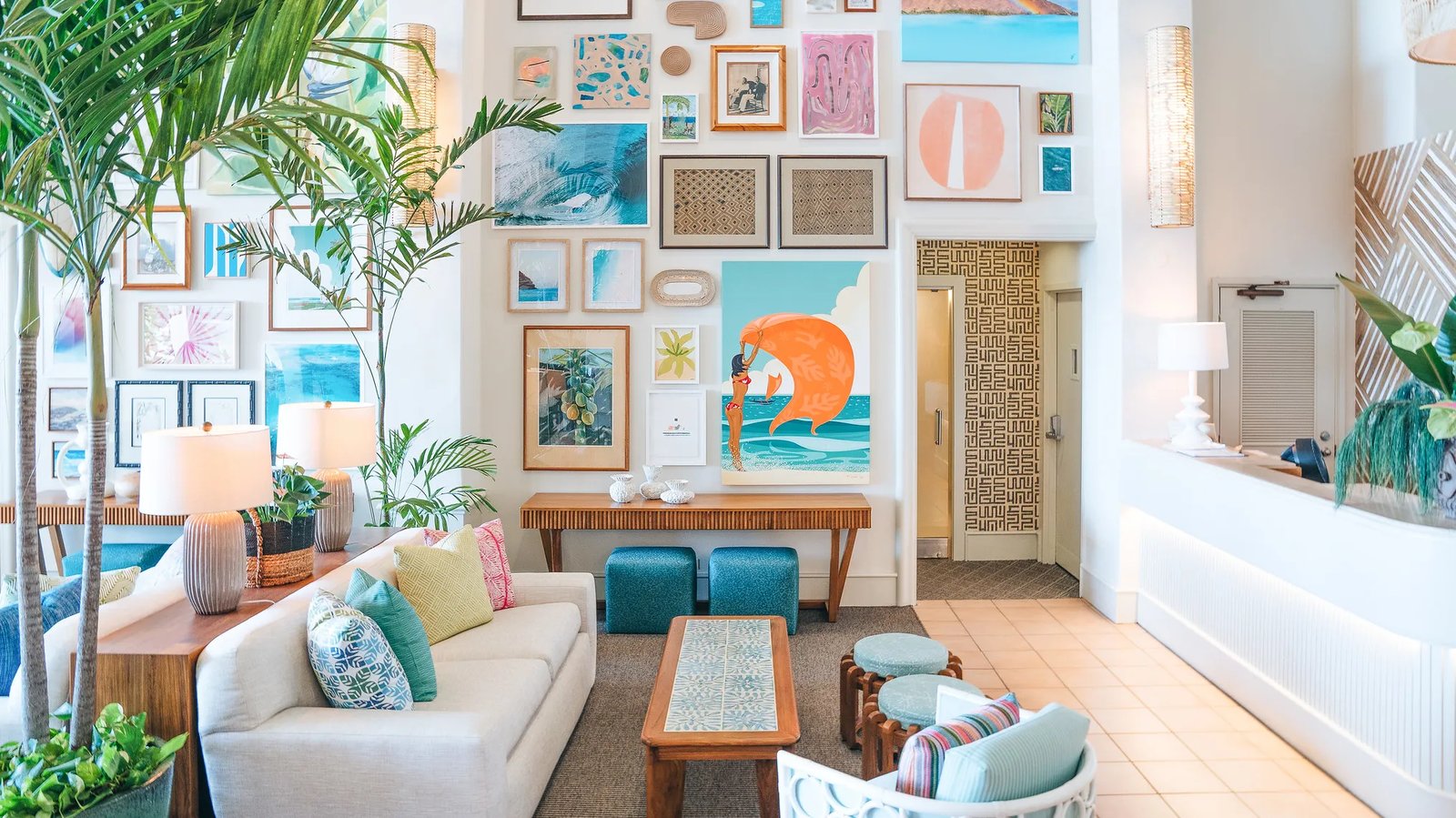 Kaimana Beach Hotel — vibe