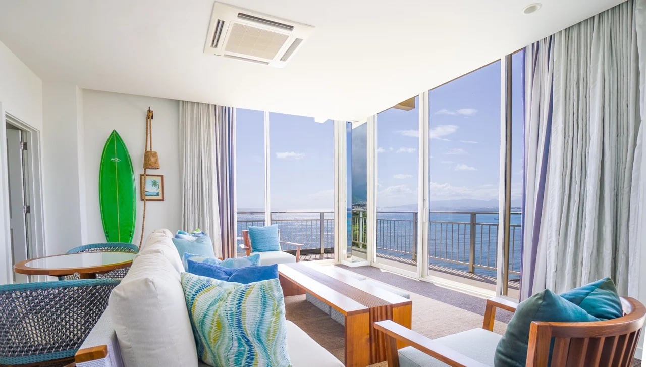 Kaimana Beach Hotel — rooms