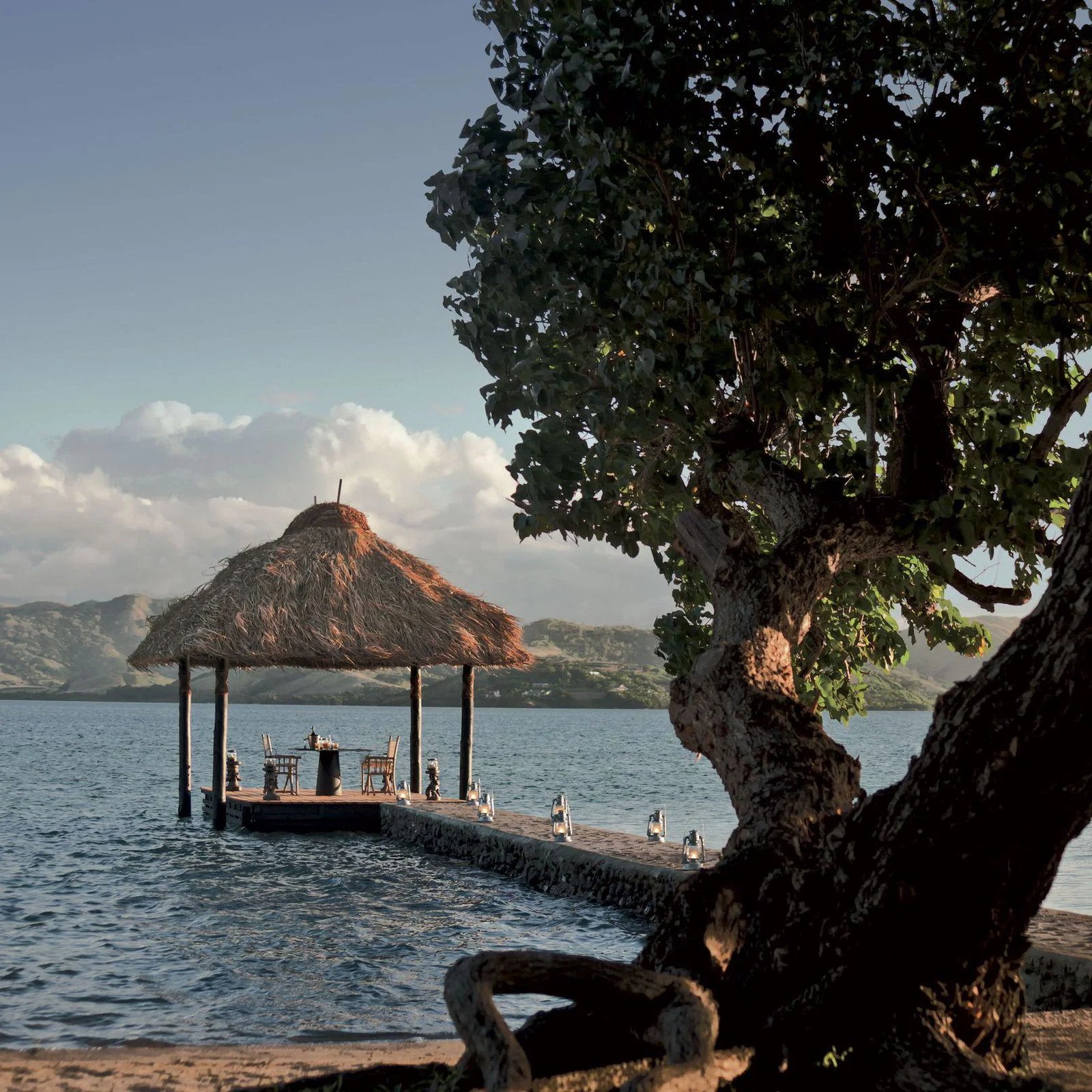 Dolphin Island, eat & drink