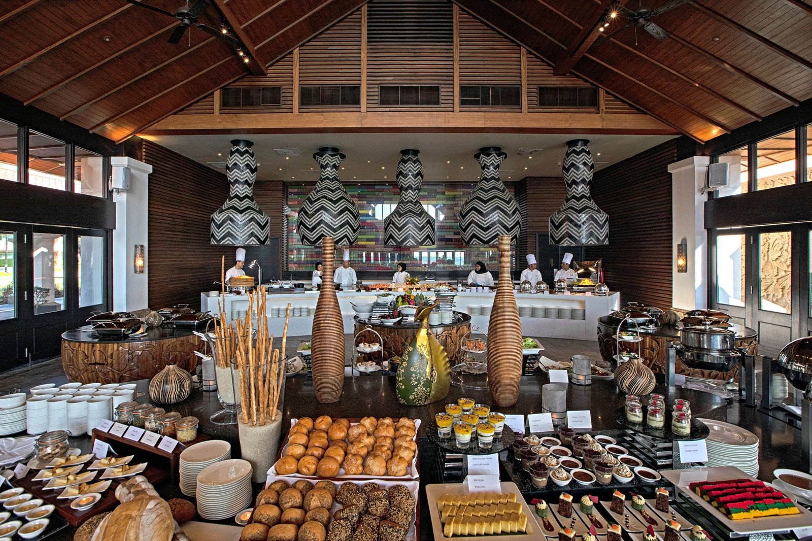 The Empire Brunei, eat & drink