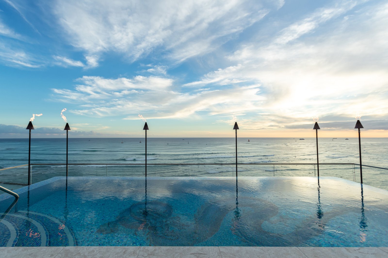 ESPACIO The Jewel of Waikiki, the pool