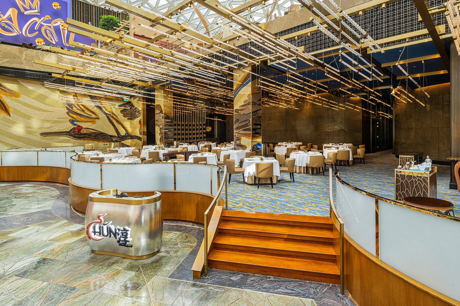 MGM Cotai, at the table