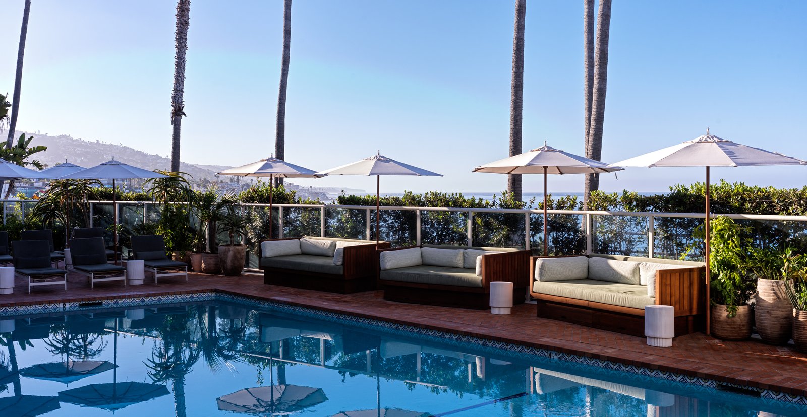 Casa Loma Beach Hotel, the pool