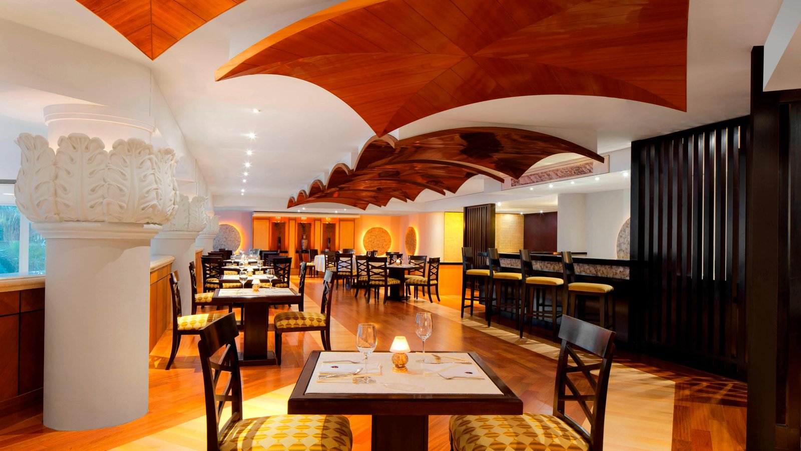 Sheraton Jumeirah Beach Resort, eat & drink