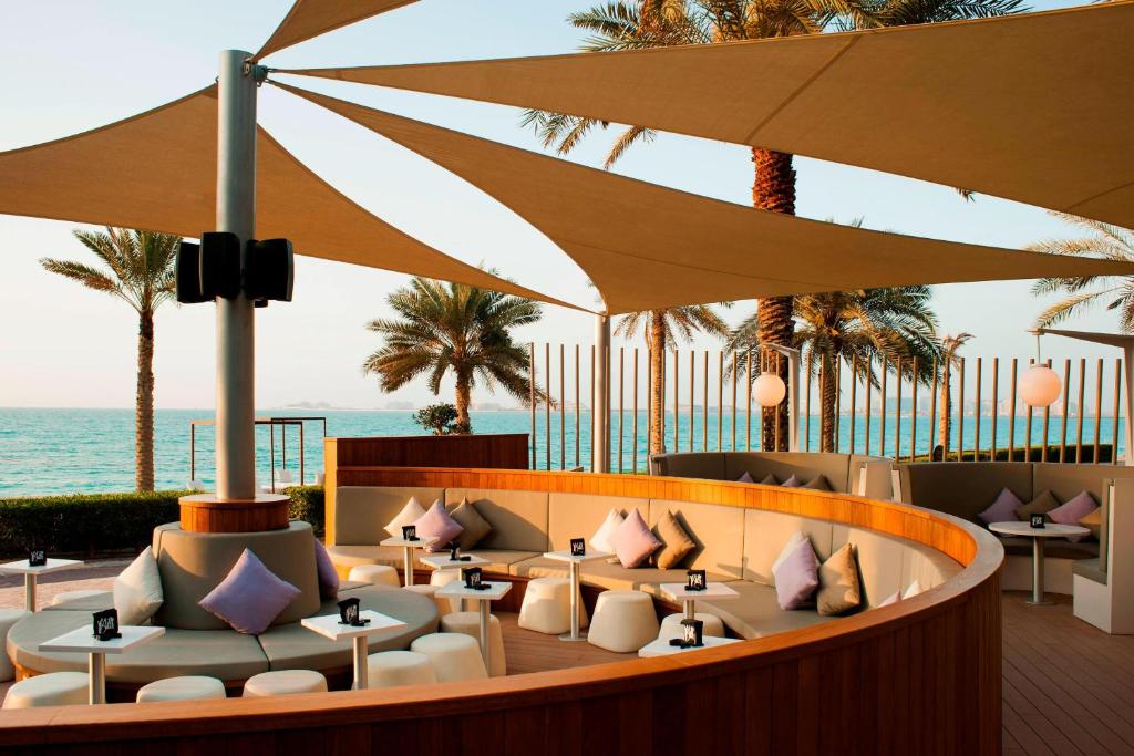 Sheraton Jumeirah Beach Resort, eat & drink