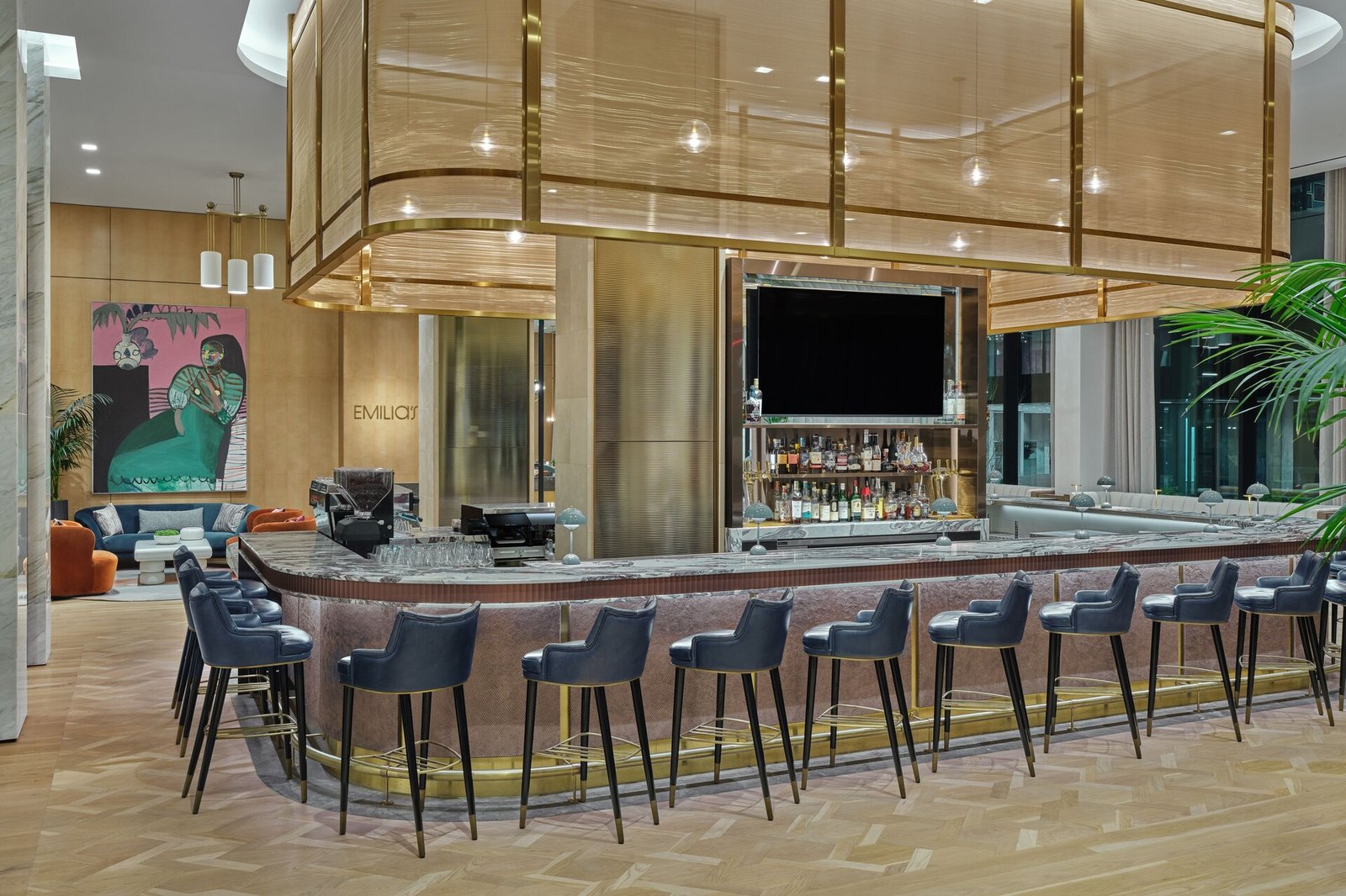 The Crescent Hotel, Fort Worth, the circle bar