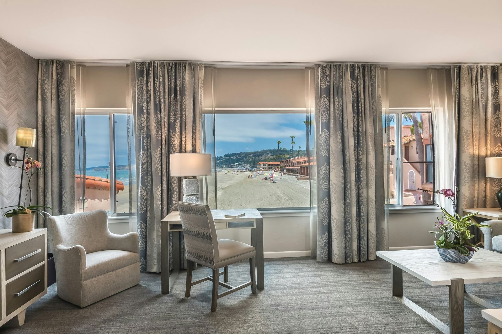 La Jolla Beach & Tennis Club — rooms
