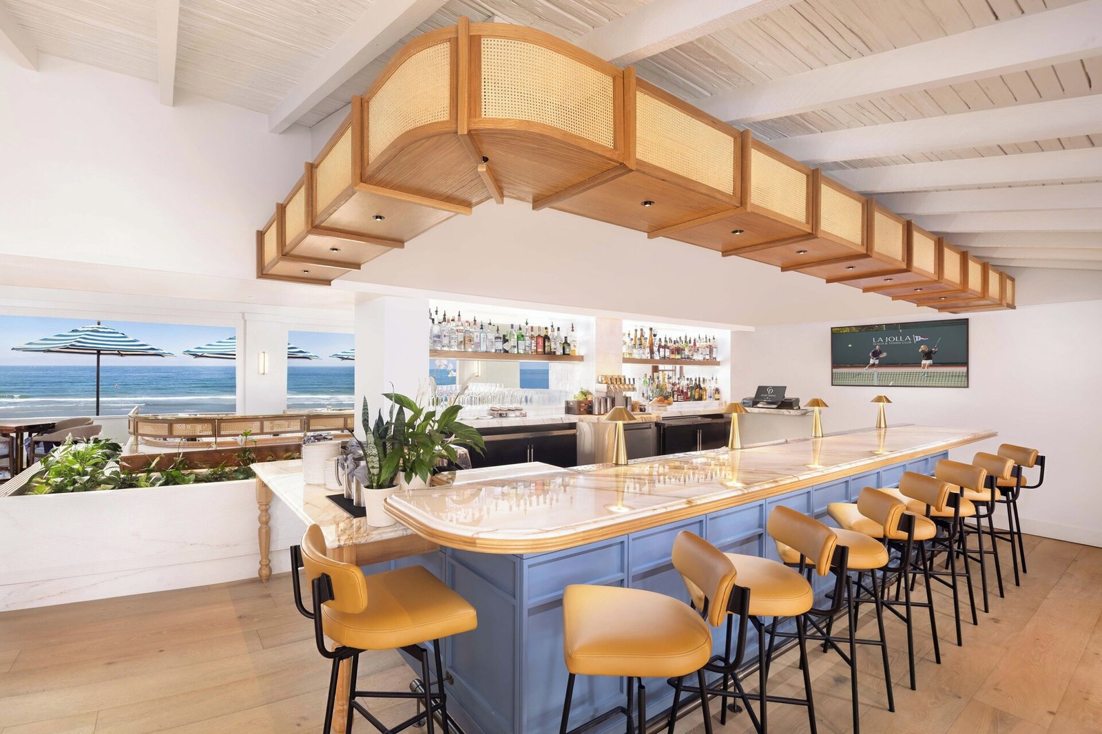La Jolla Beach & Tennis Club — eat & drink