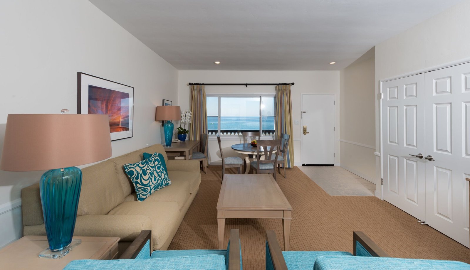 La Jolla Beach & Tennis Club — rooms