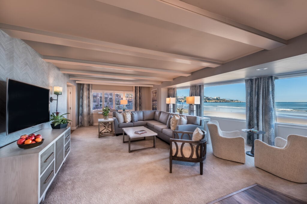 La Jolla Beach & Tennis Club — rooms
