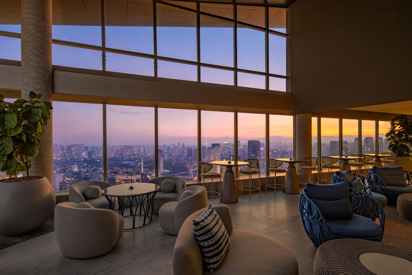 W São Paulo, eat & drink