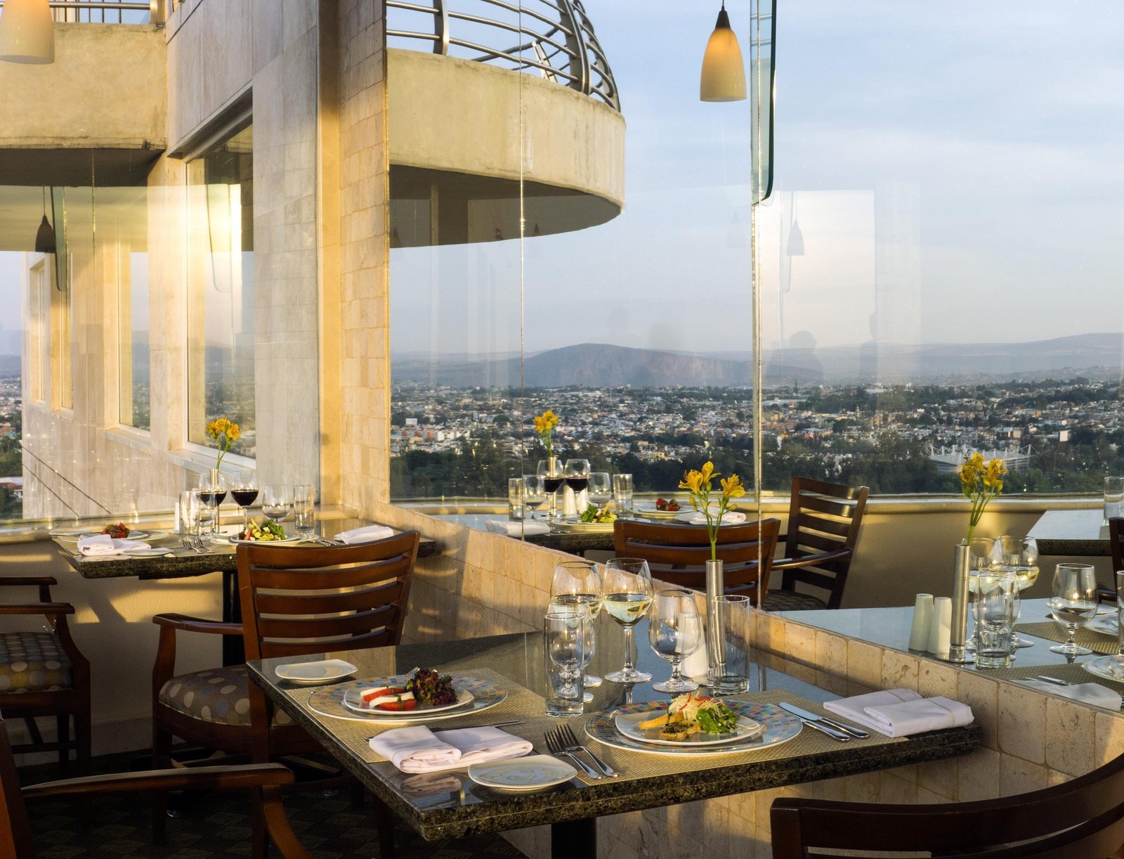 Grand Fiesta Americana Guadalajara Country Club, eat & drink
