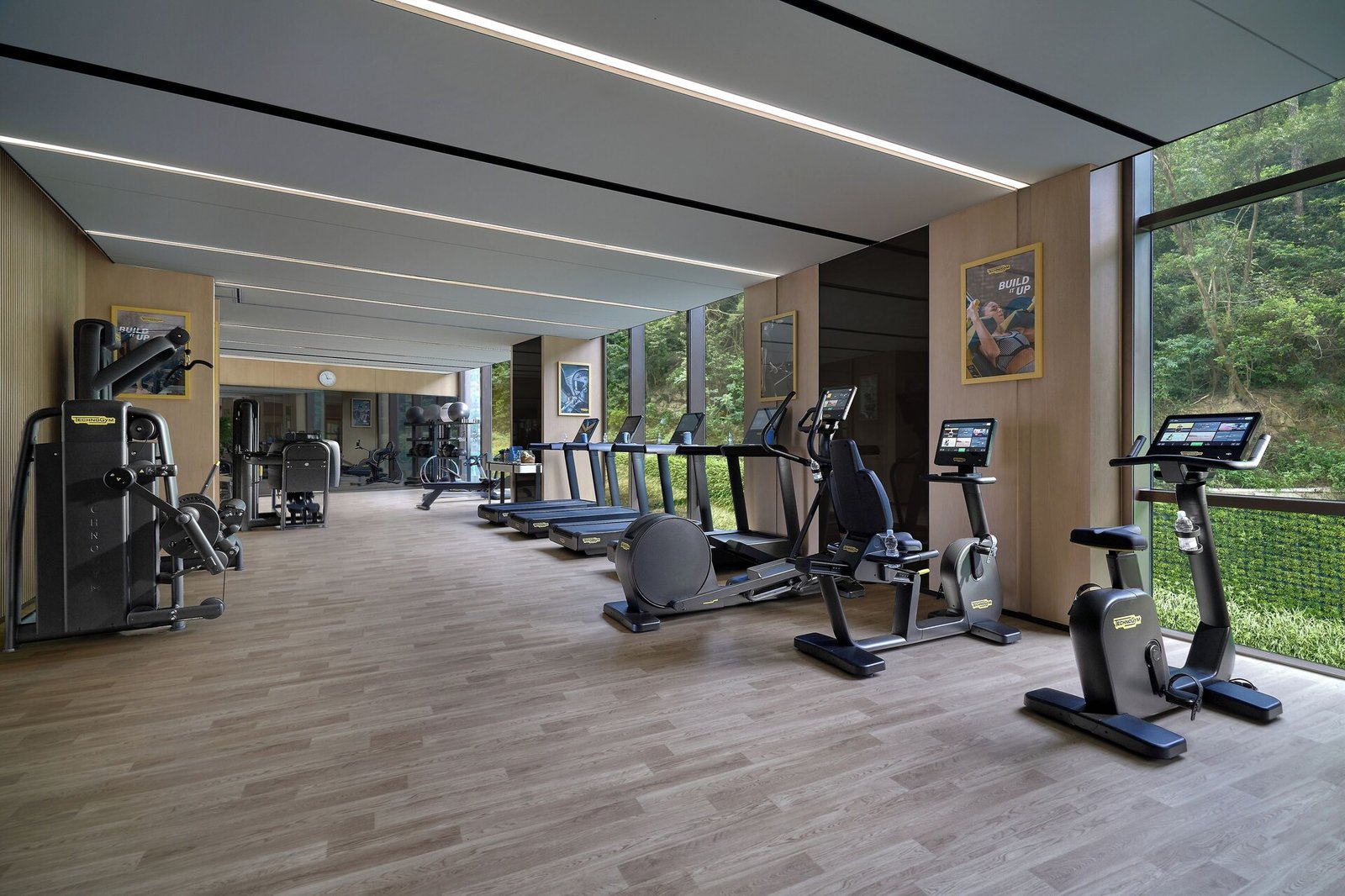 Grand Ocean View Hotel Zhuhai, the gym