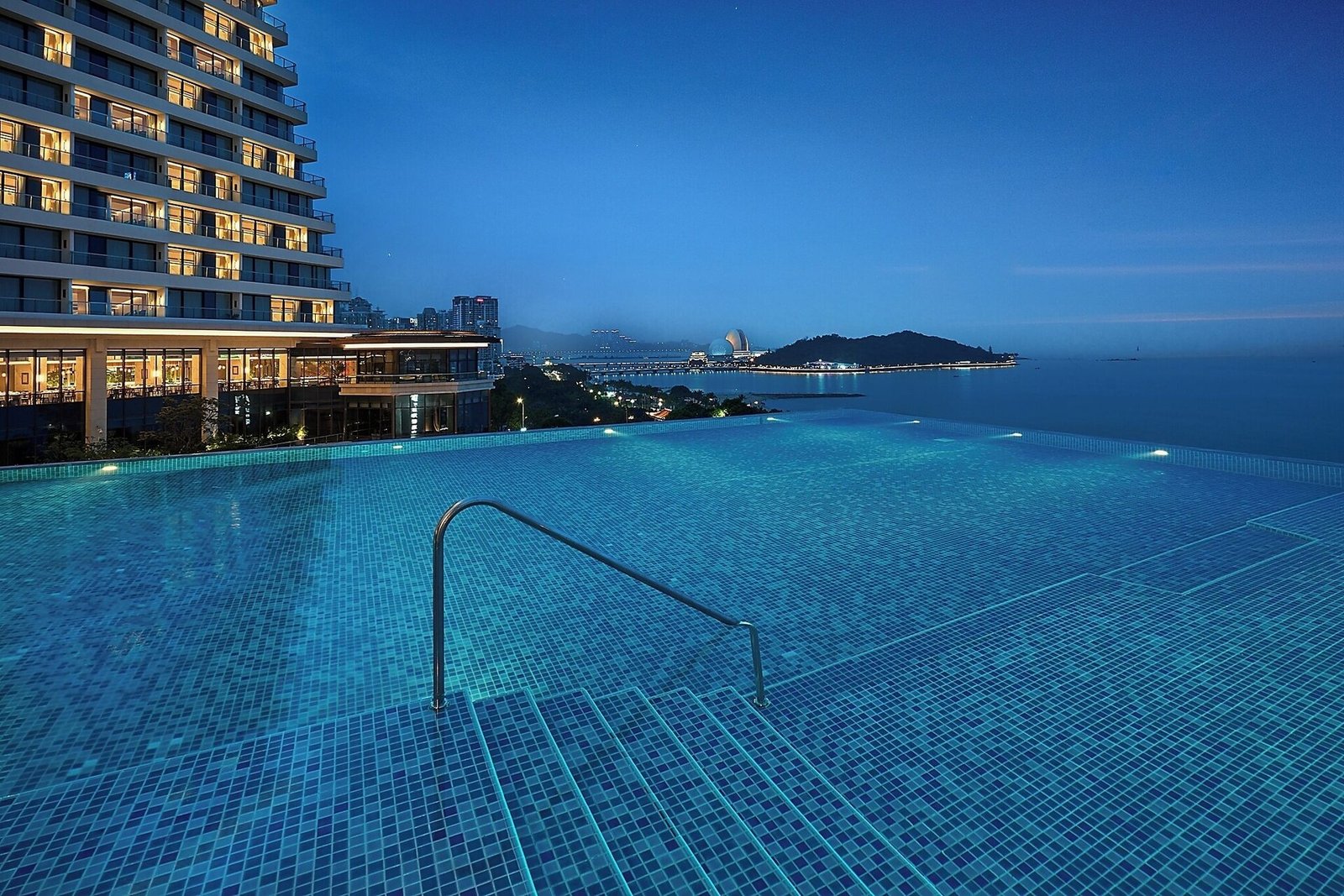 Grand Ocean View Hotel Zhuhai, the pool