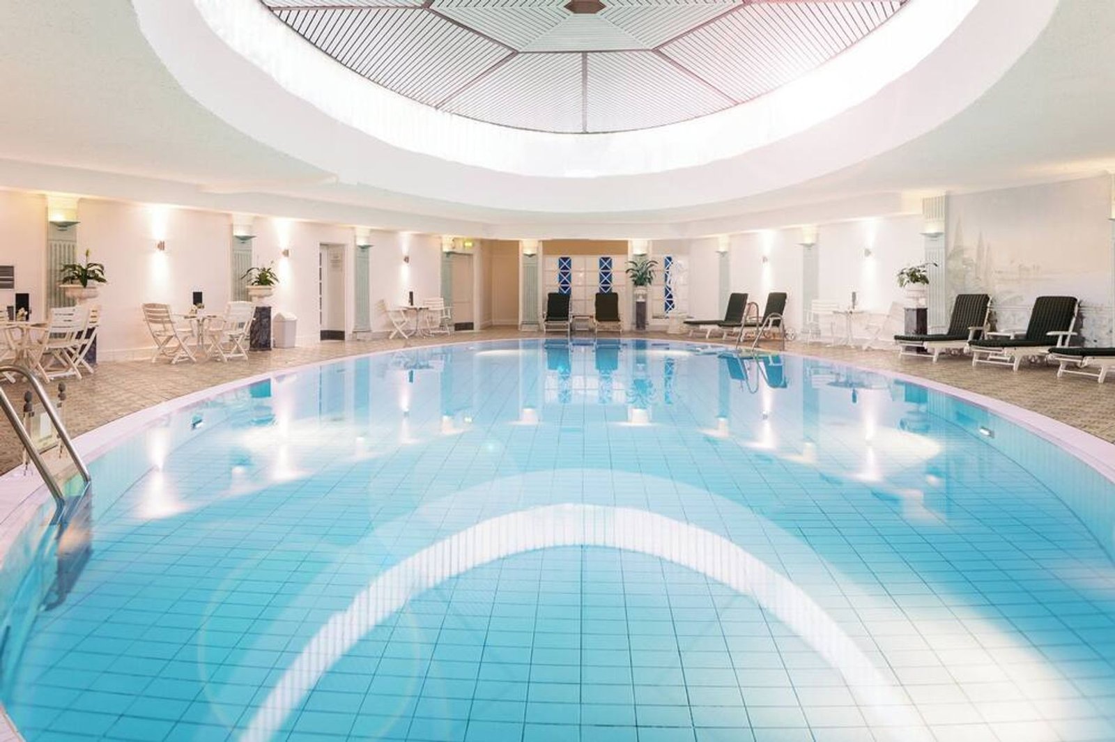Bristol Berlin, Vignette Collection by IHG, the pool