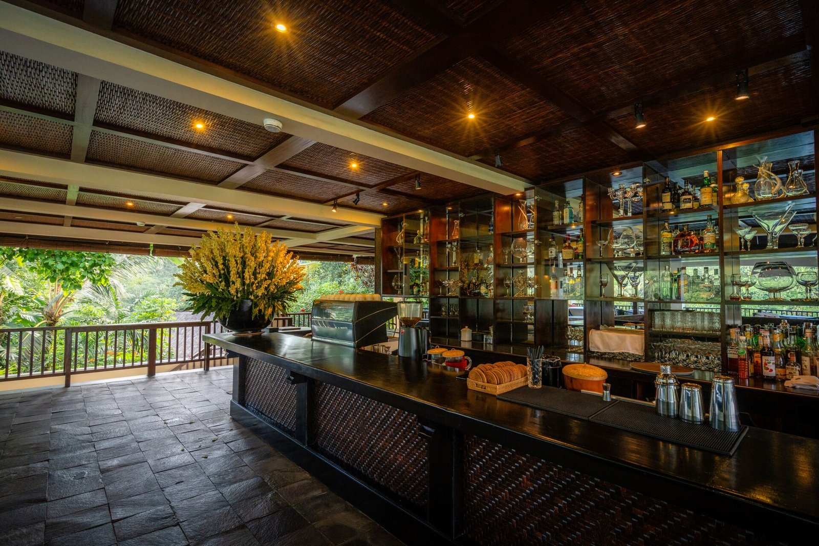 Hanging Gardens Of Bali, three elements bar & lounge