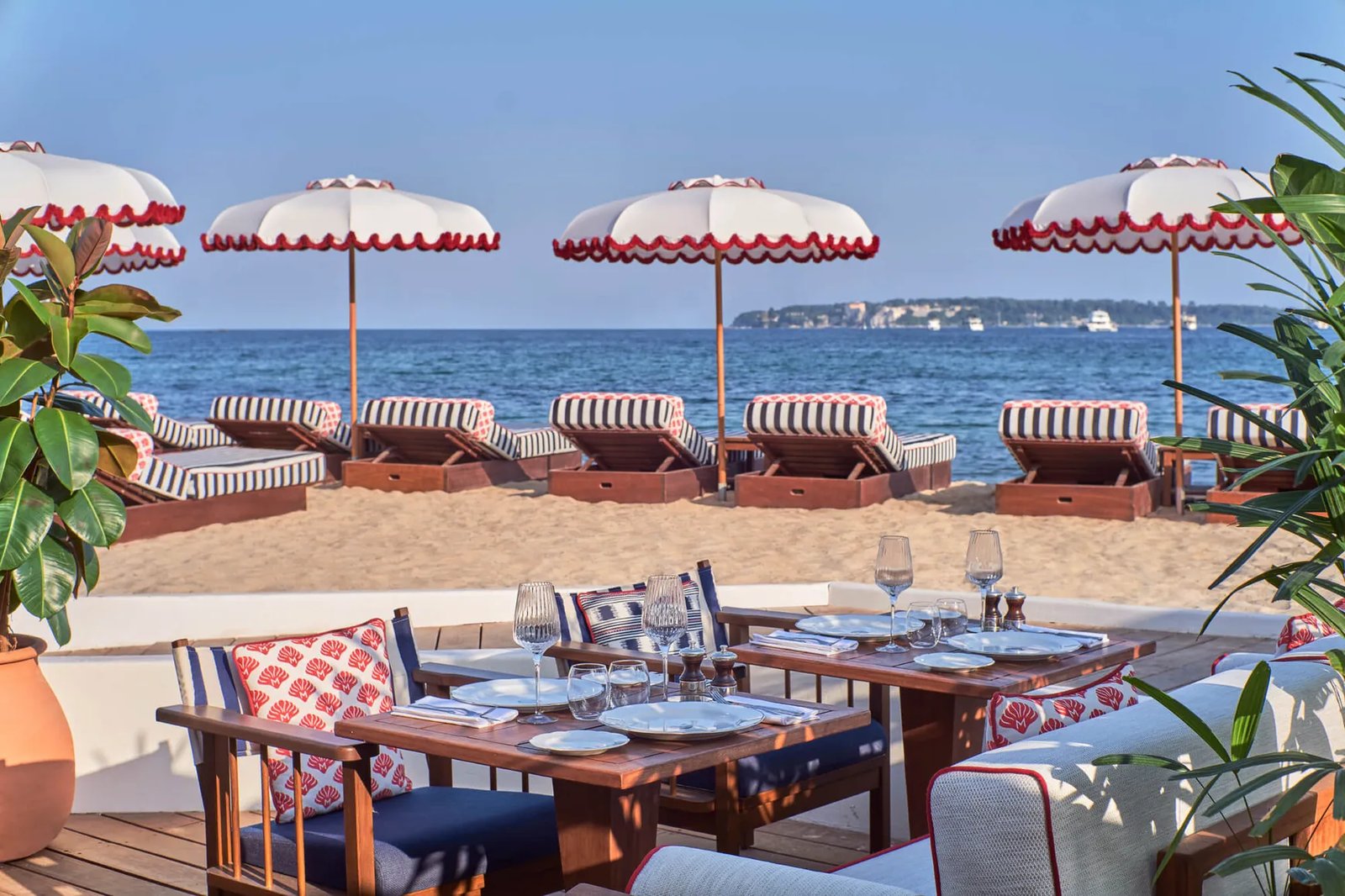 Hotel Barrière Le Majestic Cannes, at the table