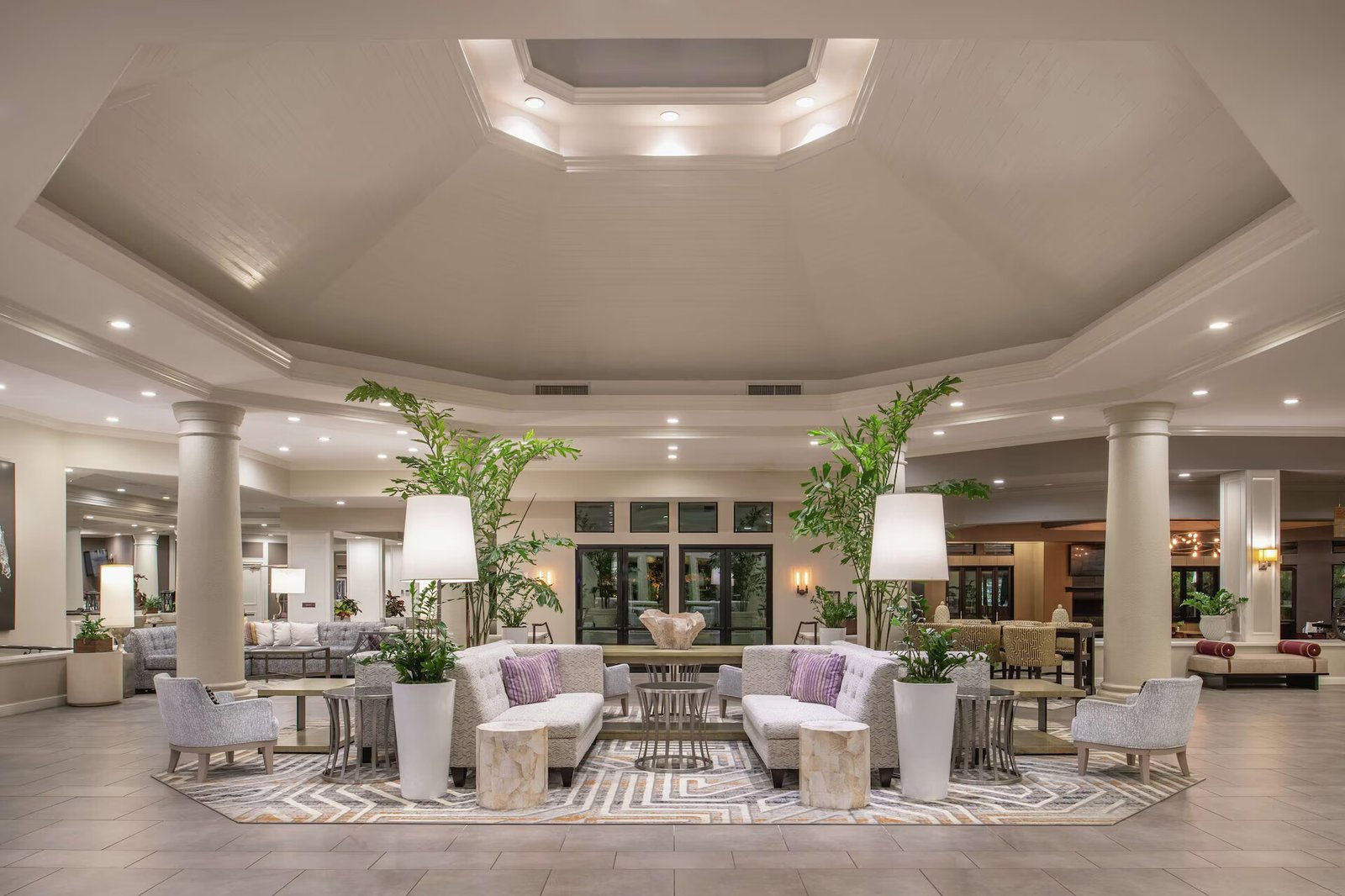 Hilton San Diego/Del Mar — vibe