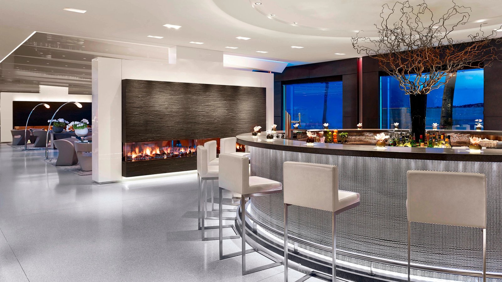 Hotel President Wilson, a Luxury Collection Hotel, Geneva, at the table