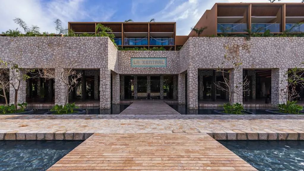 Hotel Xcaret México, backstory