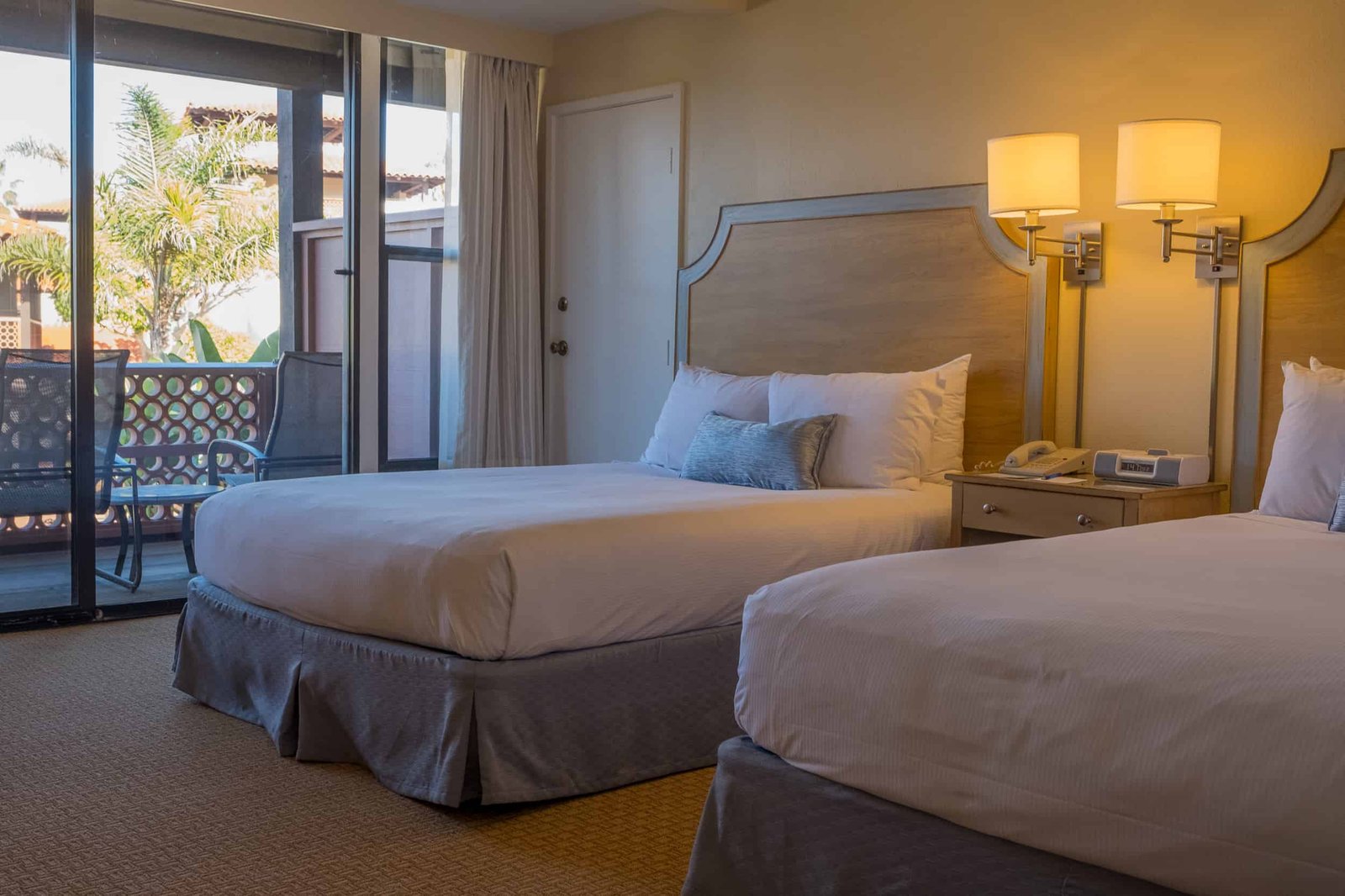 La Jolla Shores Hotel — rooms
